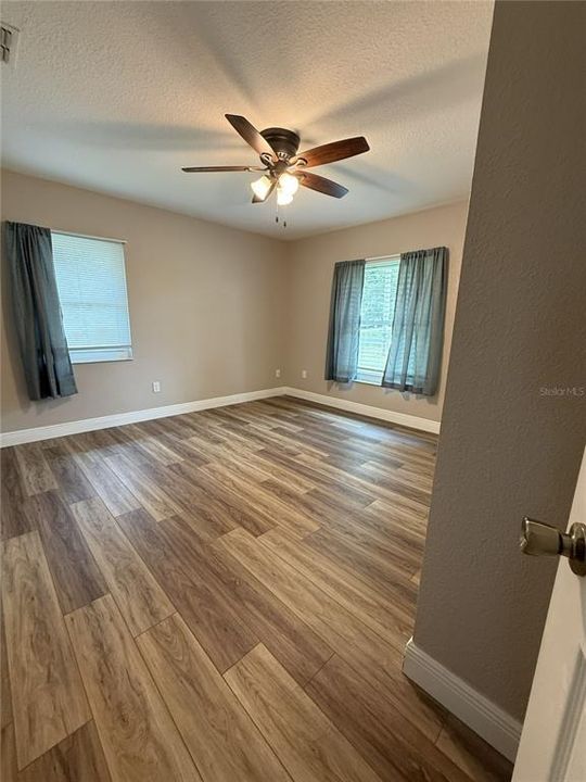 For Sale: $272,100 (3 beds, 2 baths, 1412 Square Feet)