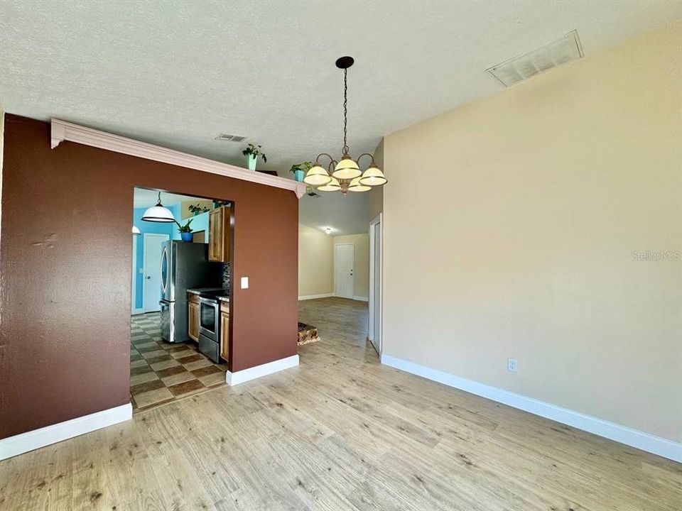 For Rent: $2,150 (3 beds, 2 baths, 1488 Square Feet)
