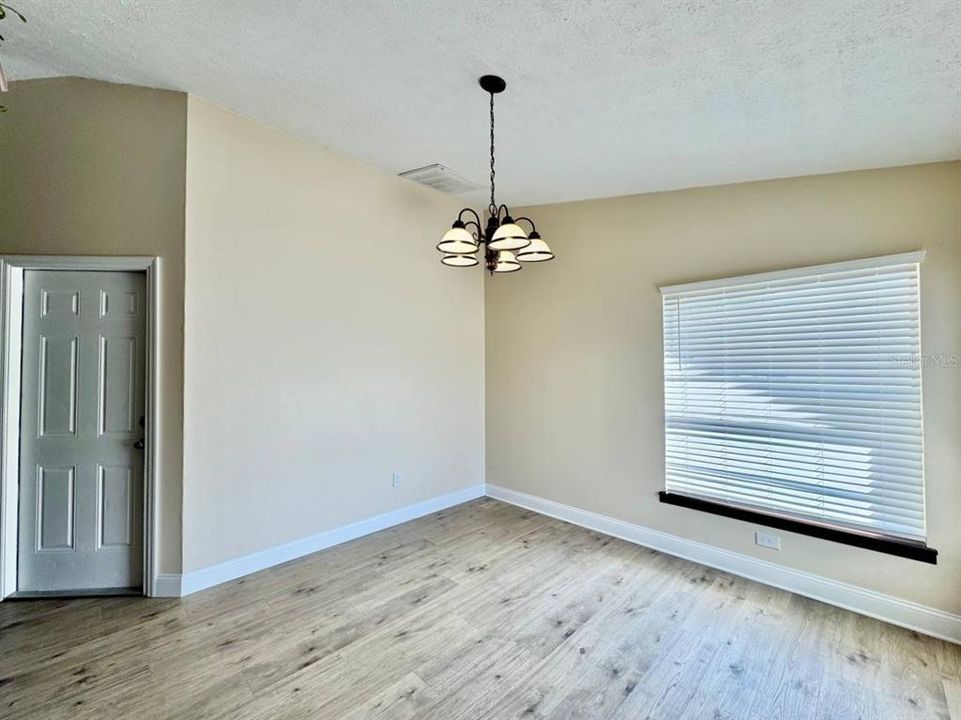 For Rent: $2,150 (3 beds, 2 baths, 1488 Square Feet)