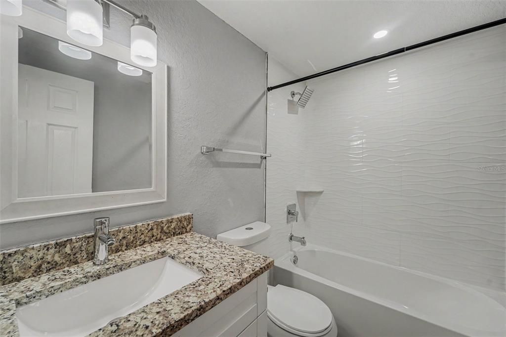 На продажу: $234,900 (3 спален, 2 ванн, 1240 Квадратных фут)