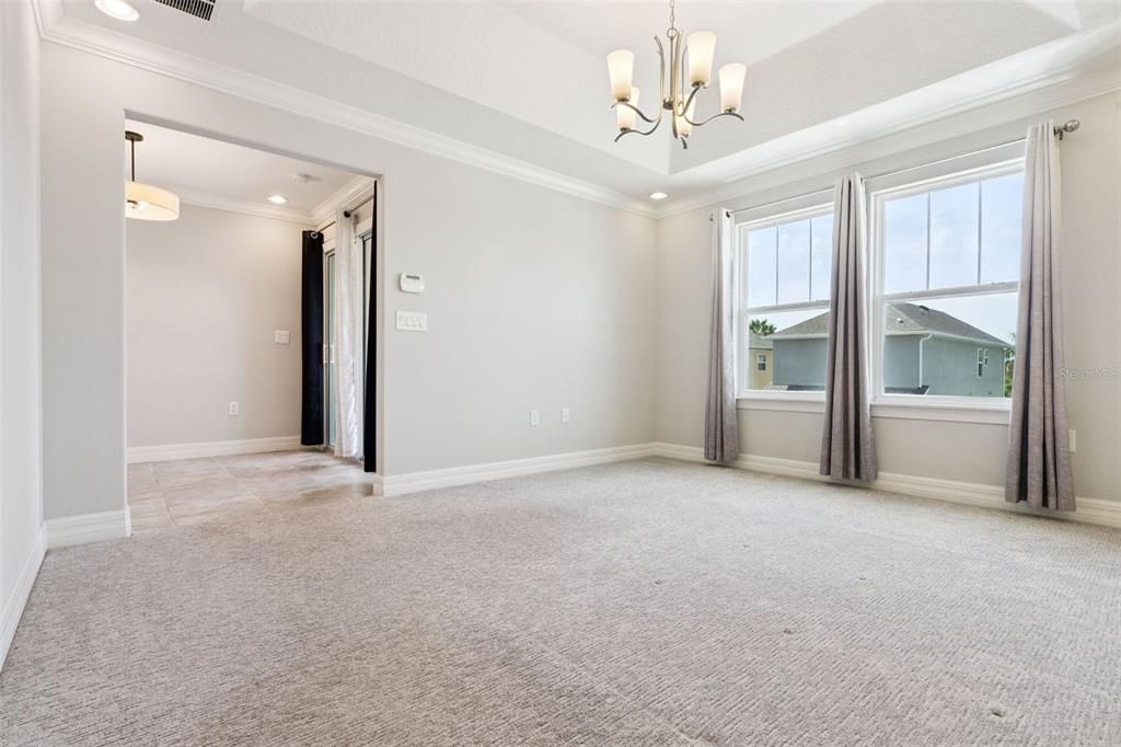 Active With Contract: $324,900 (3 beds, 2 baths, 1603 Square Feet)