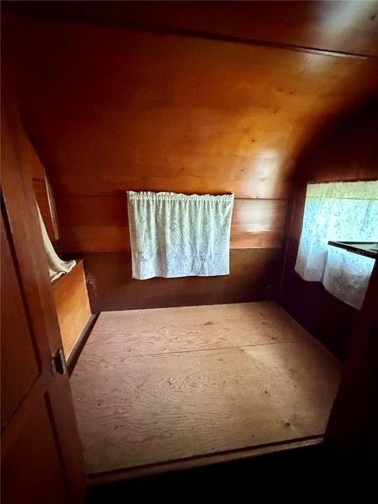 На продажу: $28,500 (1 спален, 1 ванн, 318 Квадратных фут)