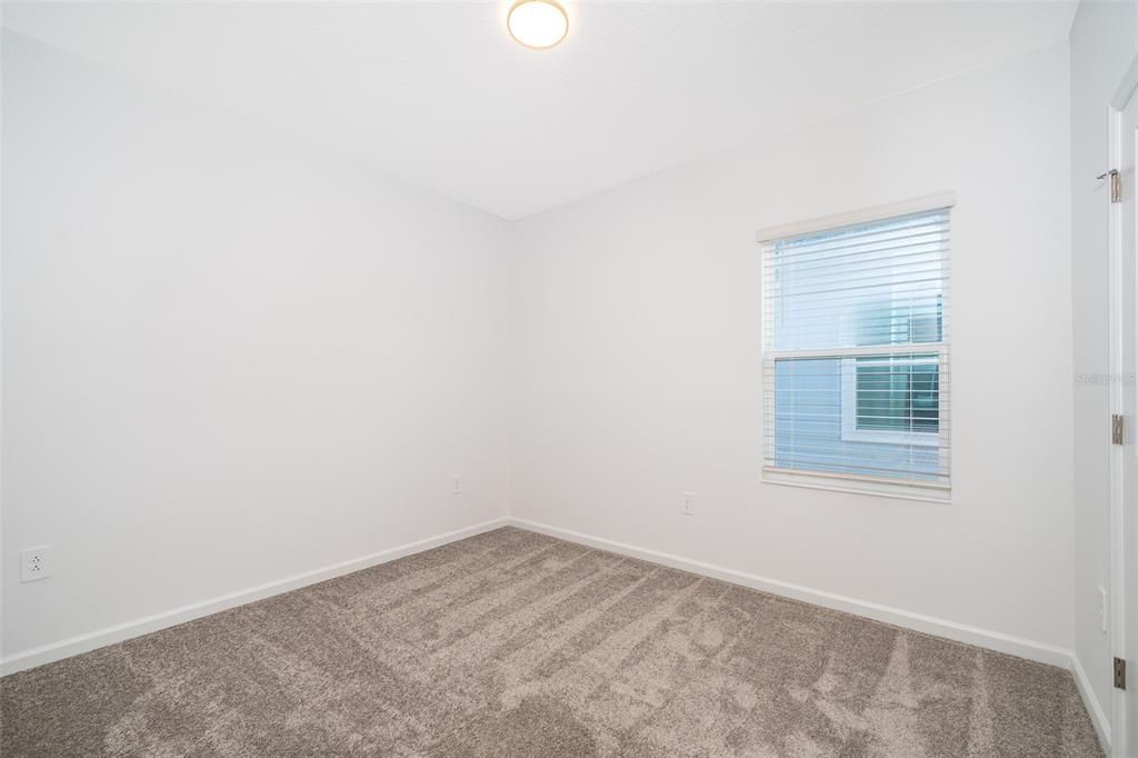 Activo con contrato: $2,650 (3 camas, 2 baños, 2186 Pies cuadrados)
