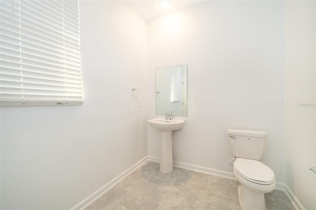 Activo con contrato: $2,650 (3 camas, 2 baños, 2186 Pies cuadrados)