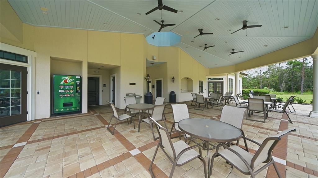 For Sale: $999,999 (4 beds, 3 baths, 2951 Square Feet)