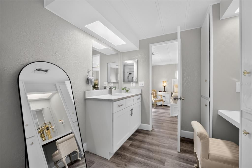 На продажу: $199,000 (2 спален, 2 ванн, 1284 Квадратных фут)