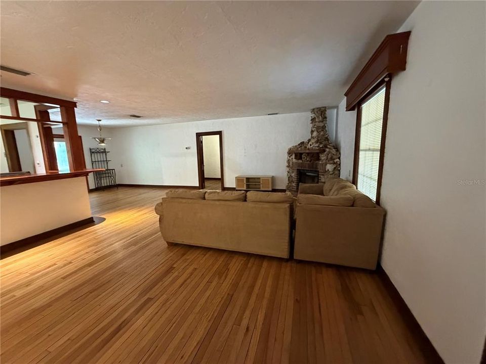 En Venta: $499,000 (3 camas, 2 baños, 1794 Pies cuadrados)