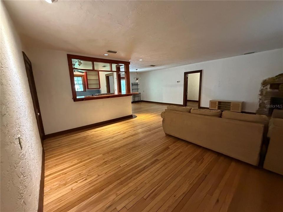En Venta: $499,000 (3 camas, 2 baños, 1794 Pies cuadrados)