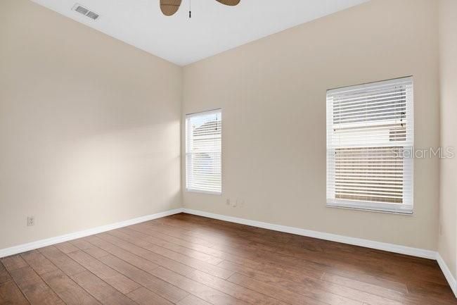 Active With Contract: $419,900 (4 beds, 2 baths, 1494 Square Feet)