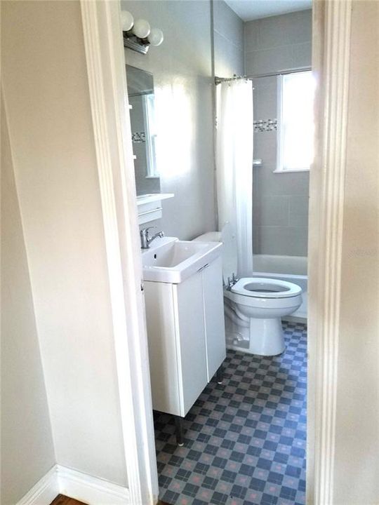 For Rent: $1,795 (1 beds, 1 baths, 525 Square Feet)
