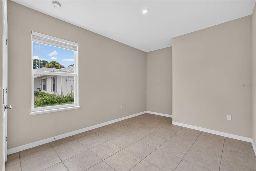 For Sale: $399,900 (4 beds, 2 baths, 1878 Square Feet)