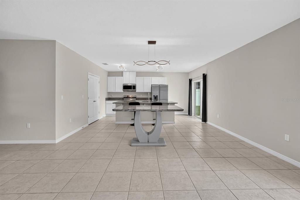 For Sale: $399,900 (4 beds, 2 baths, 1878 Square Feet)
