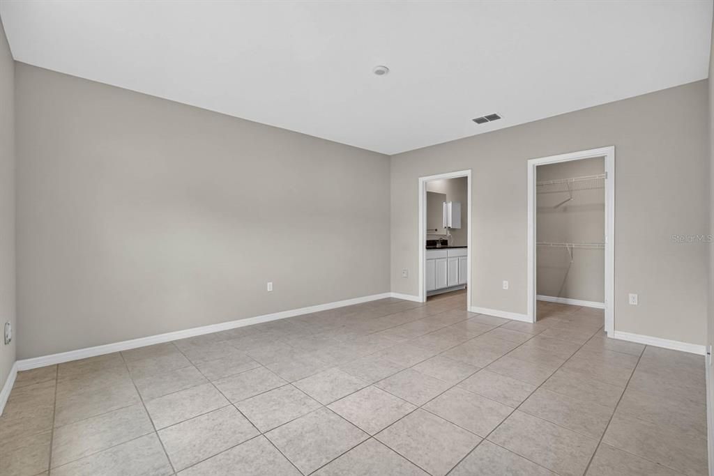 For Sale: $399,900 (4 beds, 2 baths, 1878 Square Feet)