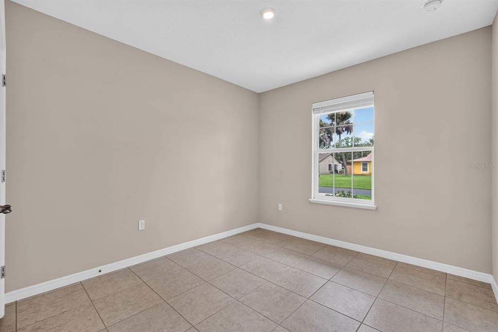 For Sale: $399,900 (4 beds, 2 baths, 1878 Square Feet)