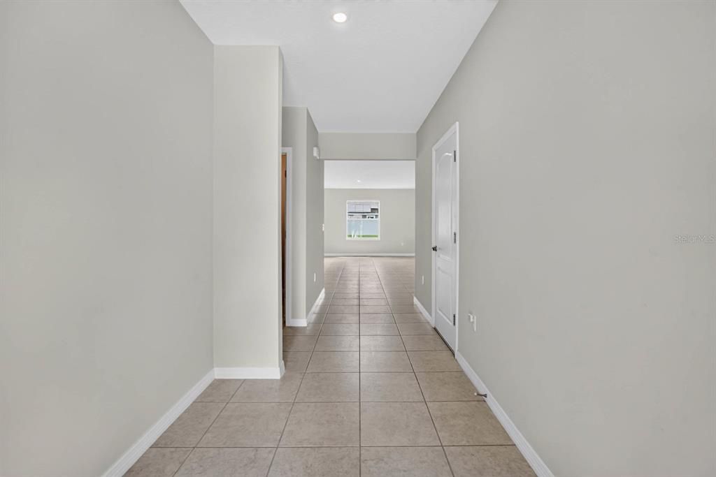 For Sale: $399,900 (4 beds, 2 baths, 1878 Square Feet)