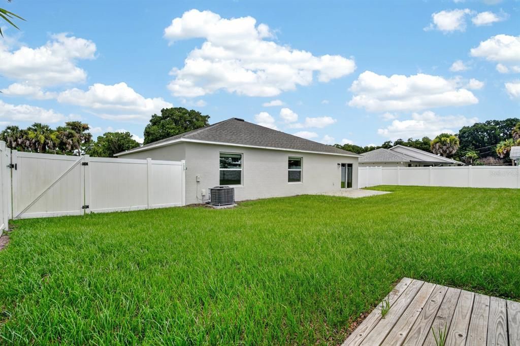 For Sale: $399,900 (4 beds, 2 baths, 1878 Square Feet)