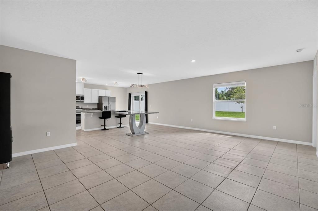 For Sale: $399,900 (4 beds, 2 baths, 1878 Square Feet)