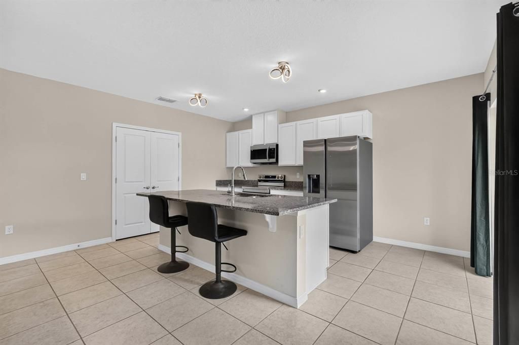 For Sale: $399,900 (4 beds, 2 baths, 1878 Square Feet)