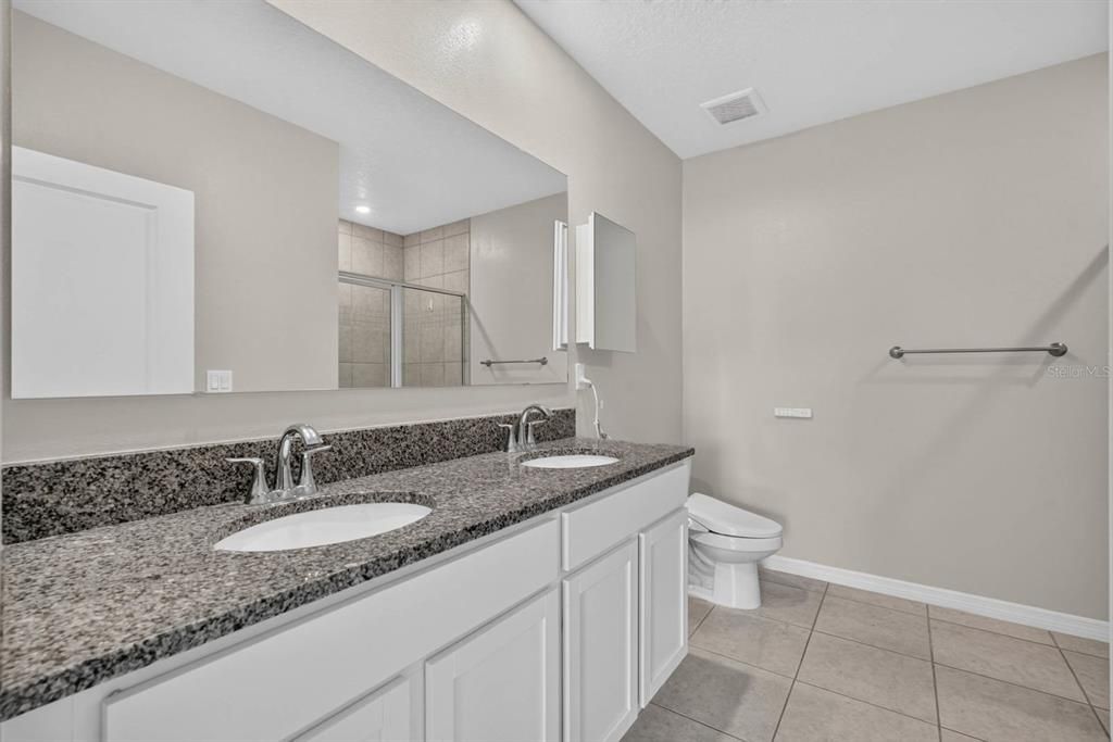 For Sale: $399,900 (4 beds, 2 baths, 1878 Square Feet)