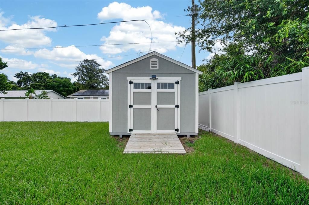 For Sale: $399,900 (4 beds, 2 baths, 1878 Square Feet)