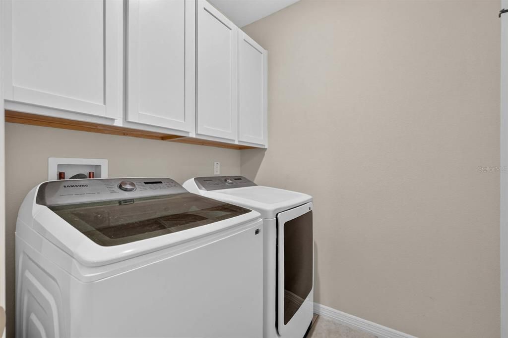 For Sale: $399,900 (4 beds, 2 baths, 1878 Square Feet)