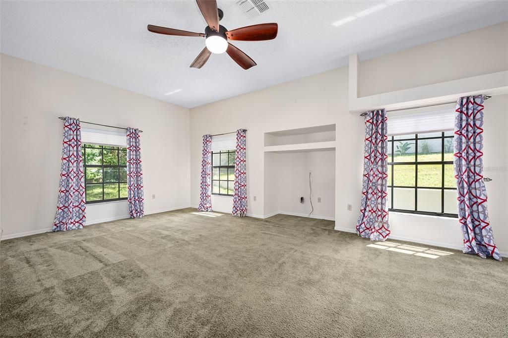 En Venta: $409,800 (4 camas, 2 baños, 2330 Pies cuadrados)