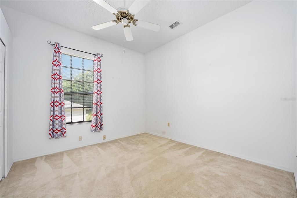 En Venta: $409,800 (4 camas, 2 baños, 2330 Pies cuadrados)