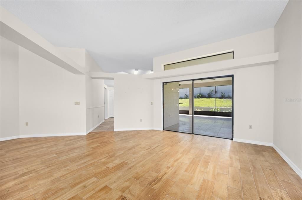 En Venta: $409,800 (4 camas, 2 baños, 2330 Pies cuadrados)