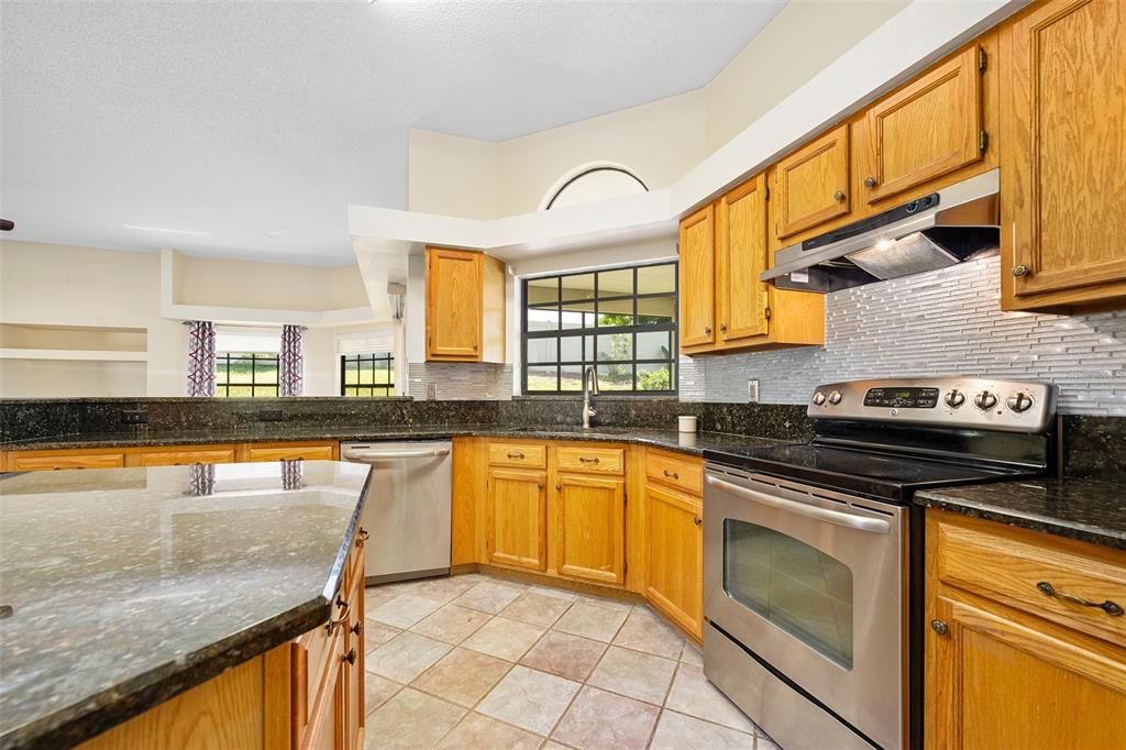 En Venta: $409,800 (4 camas, 2 baños, 2330 Pies cuadrados)