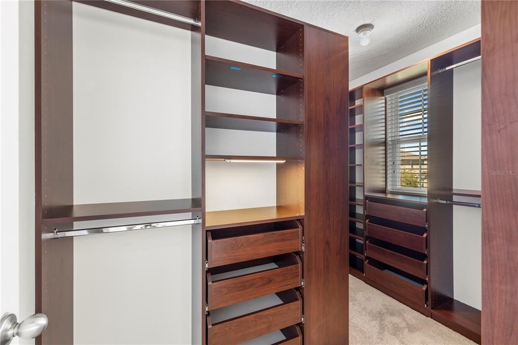 En Venta: $535,000 (5 camas, 3 baños, 2447 Pies cuadrados)