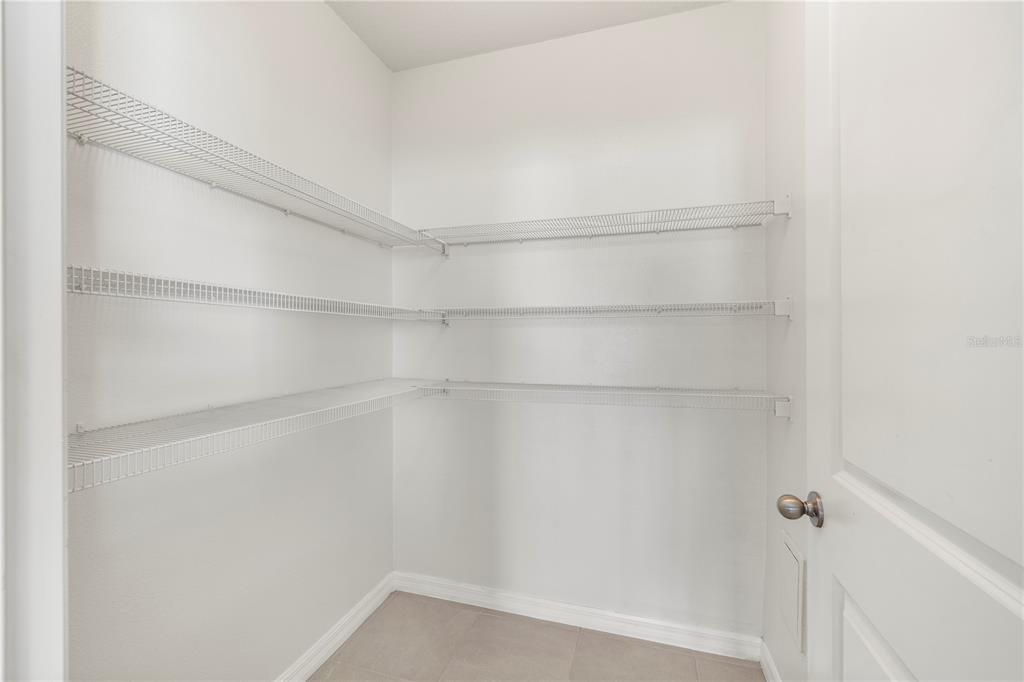 En Venta: $535,000 (5 camas, 3 baños, 2447 Pies cuadrados)