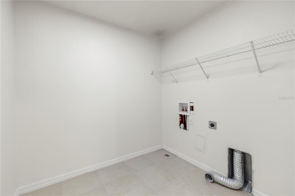 En Venta: $535,000 (5 camas, 3 baños, 2447 Pies cuadrados)