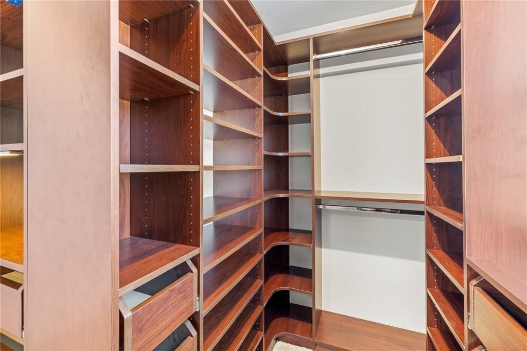 En Venta: $535,000 (5 camas, 3 baños, 2447 Pies cuadrados)