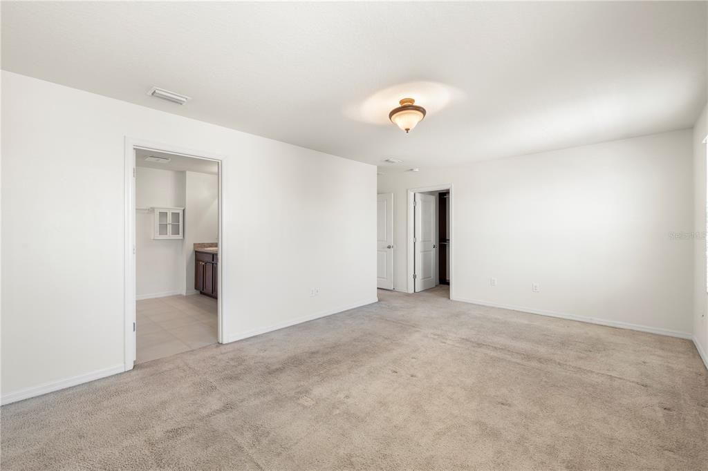 En Venta: $535,000 (5 camas, 3 baños, 2447 Pies cuadrados)