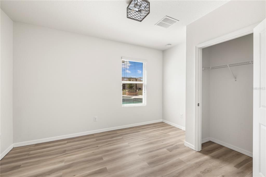 En Venta: $535,000 (5 camas, 3 baños, 2447 Pies cuadrados)