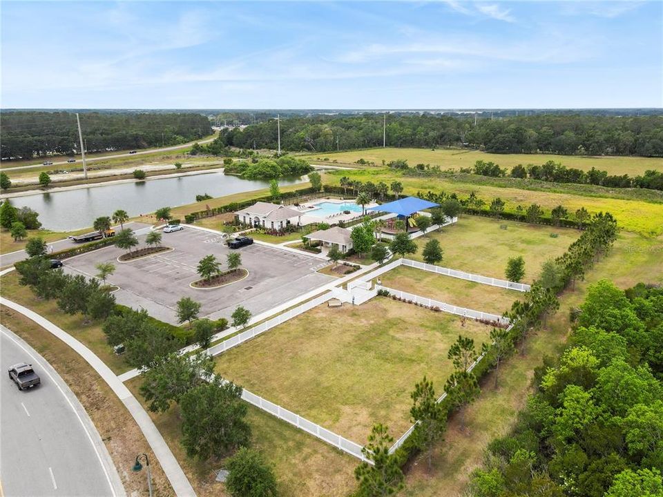 На продажу: $365,000 (4 спален, 2 ванн, 1705 Квадратных фут)