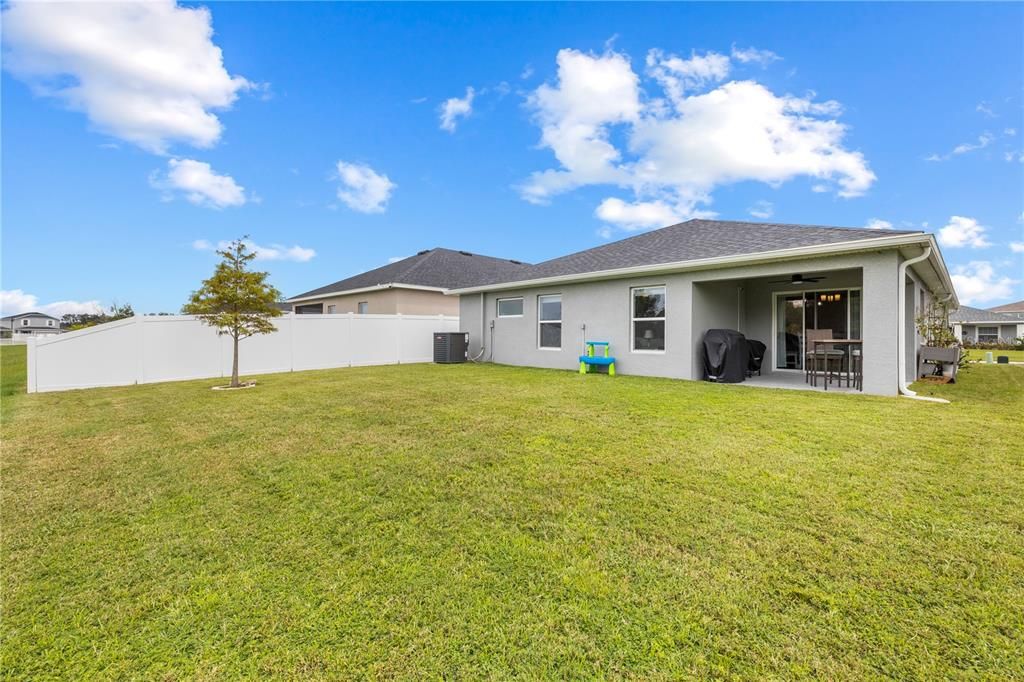 На продажу: $365,000 (4 спален, 2 ванн, 1705 Квадратных фут)