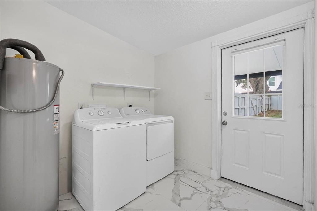 For Sale: $310,000 (2 beds, 2 baths, 1223 Square Feet)