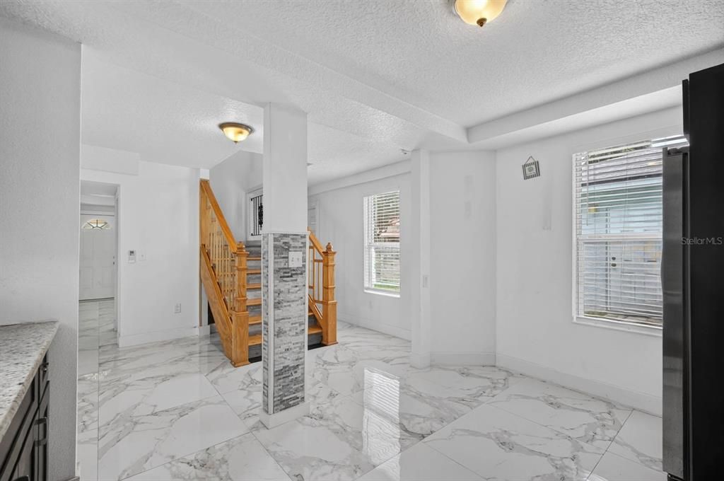 For Sale: $310,000 (2 beds, 2 baths, 1223 Square Feet)