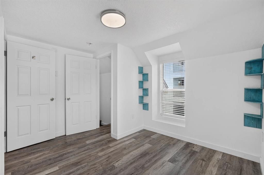 For Sale: $310,000 (2 beds, 2 baths, 1223 Square Feet)