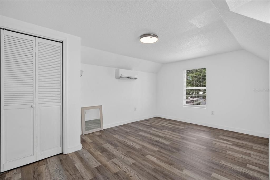 For Sale: $310,000 (2 beds, 2 baths, 1223 Square Feet)