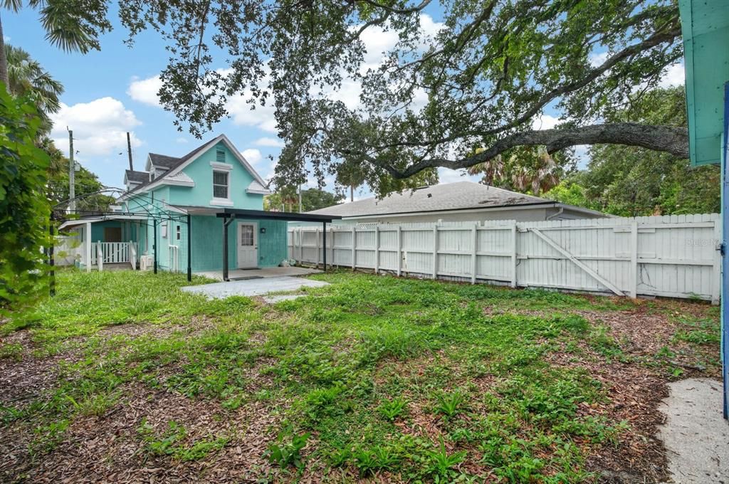 For Sale: $310,000 (2 beds, 2 baths, 1223 Square Feet)