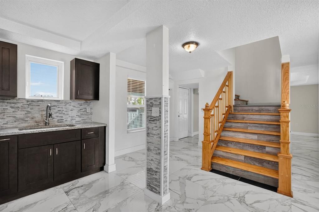 For Sale: $310,000 (2 beds, 2 baths, 1223 Square Feet)