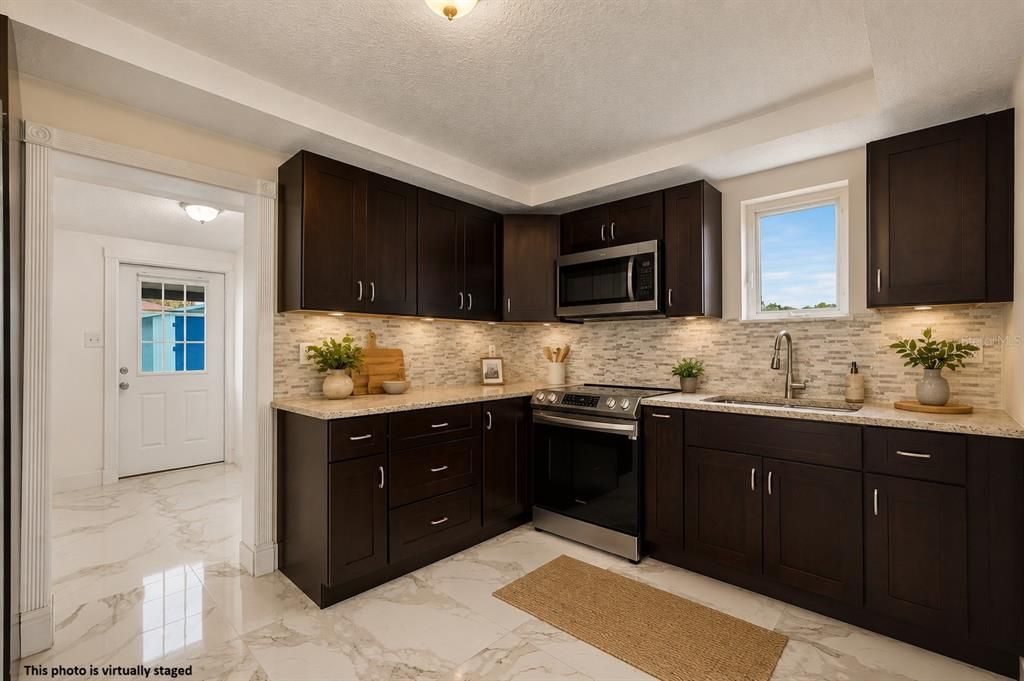For Sale: $310,000 (2 beds, 2 baths, 1223 Square Feet)