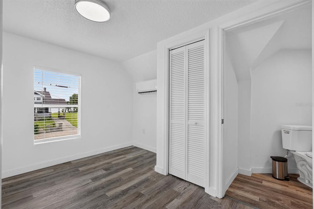 For Sale: $310,000 (2 beds, 2 baths, 1223 Square Feet)