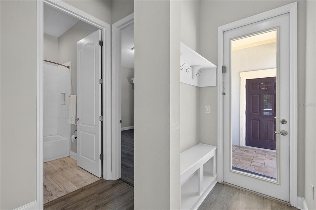 En Venta: $1,100,000 (4 camas, 3 baños, 3243 Pies cuadrados)
