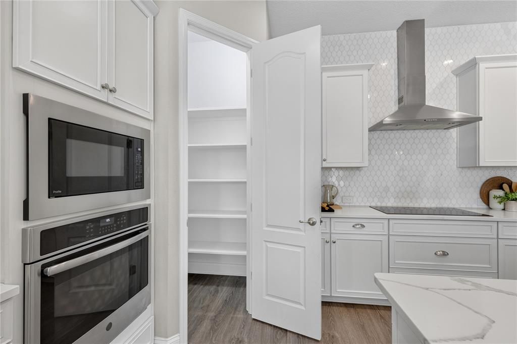 En Venta: $1,100,000 (4 camas, 3 baños, 3243 Pies cuadrados)