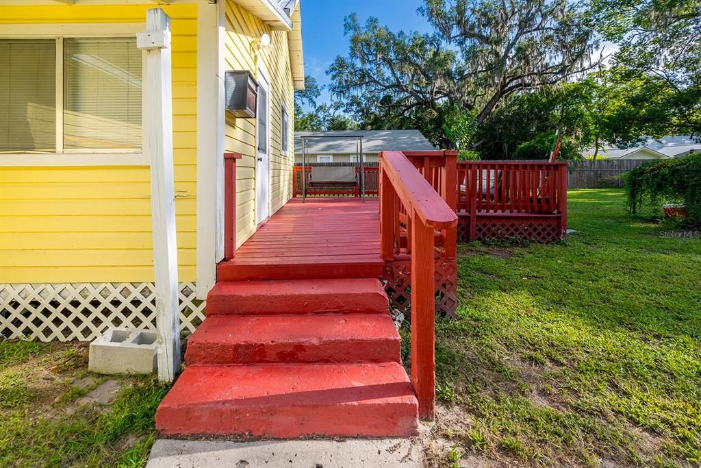 For Sale: $159,000 (2 beds, 1 baths, 820 Square Feet)