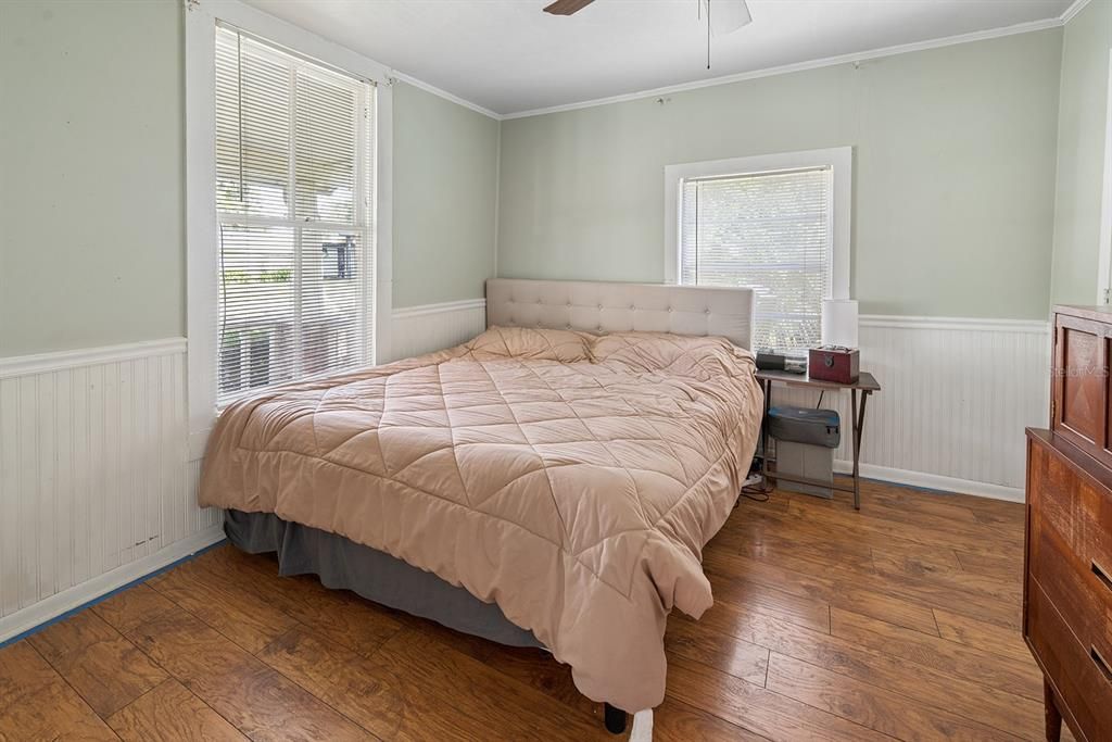 For Sale: $159,000 (2 beds, 1 baths, 820 Square Feet)