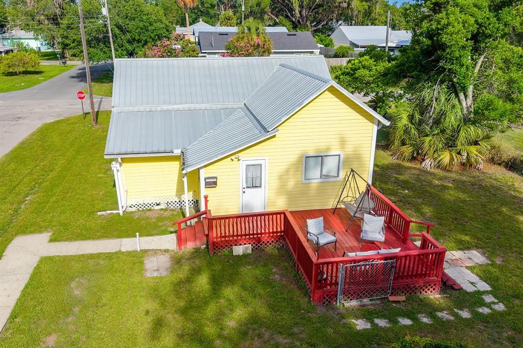 For Sale: $159,000 (2 beds, 1 baths, 820 Square Feet)